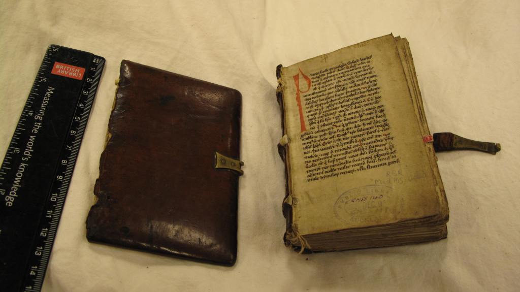 Figure 1, Auckland Libraries, Sir George Grey Special Collections, Med. MS G.140, binding showing detached upper board. 