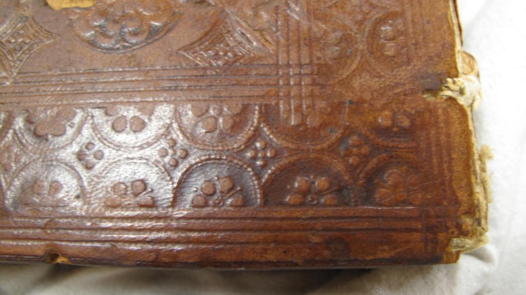 Auckland Libraries, Sir George Grey Special Collections, Med. MS S.287 – tooling detail