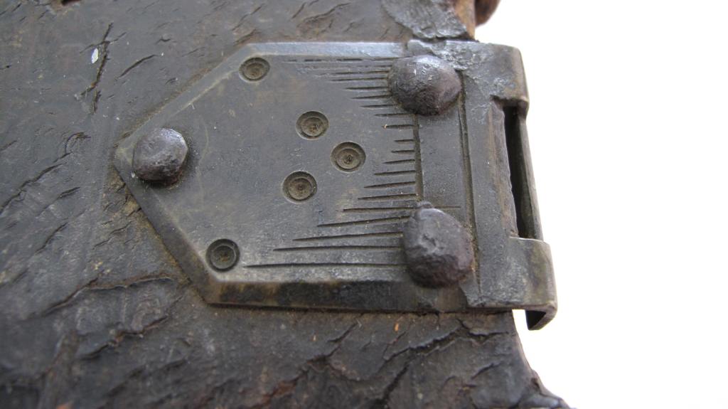 Auckland, St. John's College MS 1 - Catch plate detail